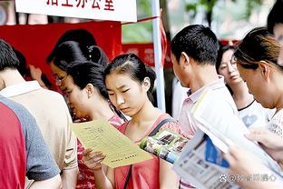 今日训练大家都回来了，珍惜小老头在这块场地施展魔法的时光❤️